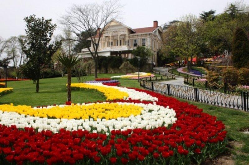 İstanbul'da dış mekan düğün fotoğrafı için en iyi 13 yer