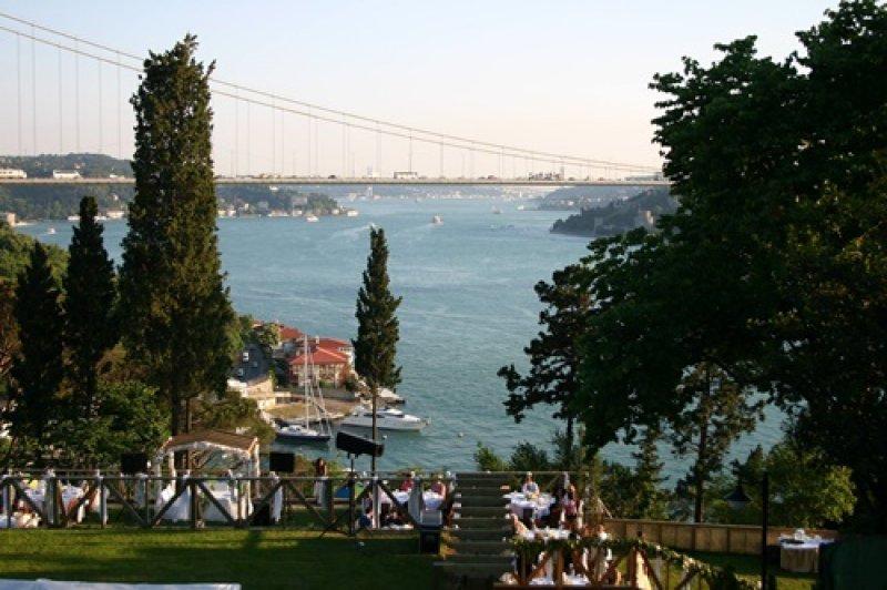 İstanbul'da dış mekan düğün fotoğrafı için en iyi 13 yer