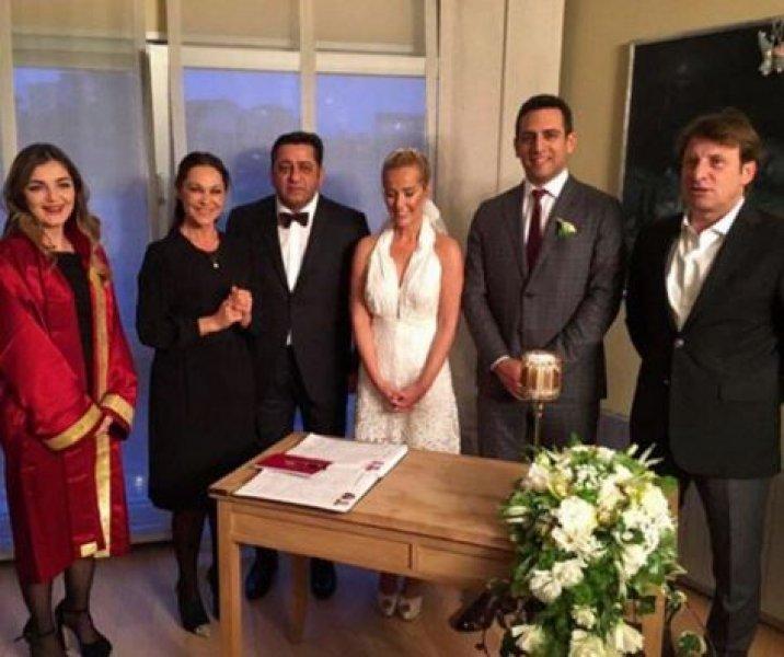 Helin Avşar evlendi