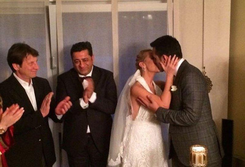 Helin Avşar evlendi