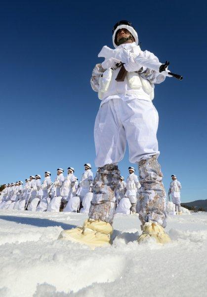Komandolar eksi 20 derecede eğitimde
