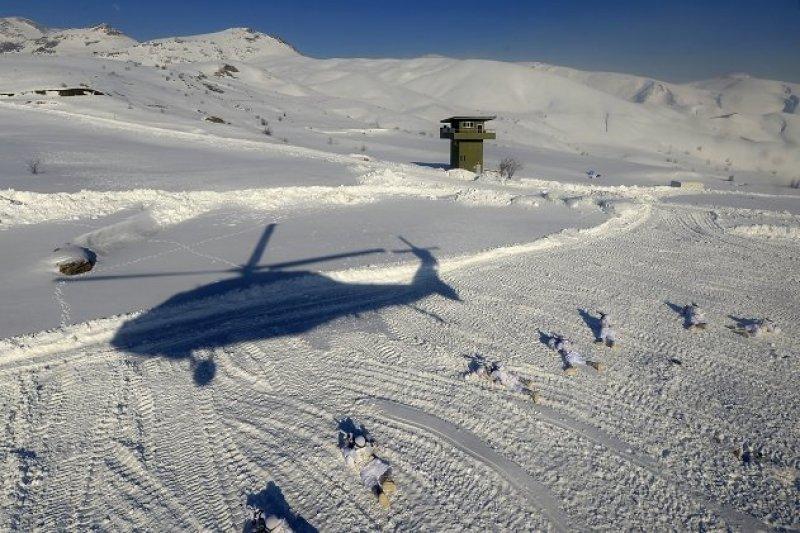 Komandolar eksi 20 derecede eğitimde