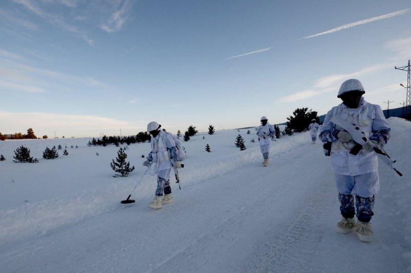 Komandolar eksi 20 derecede eğitimde