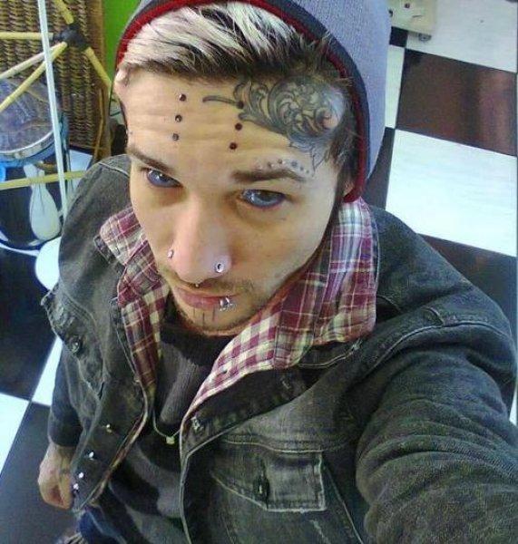 Göz akı dövmesi yasallaşıyor