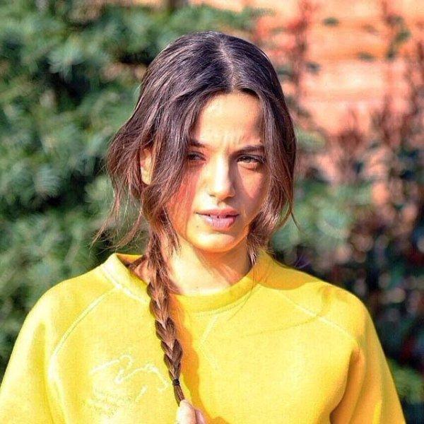 Paramparça'nın Cansu'su Şevval Sam'ın oğluyla yakalandı