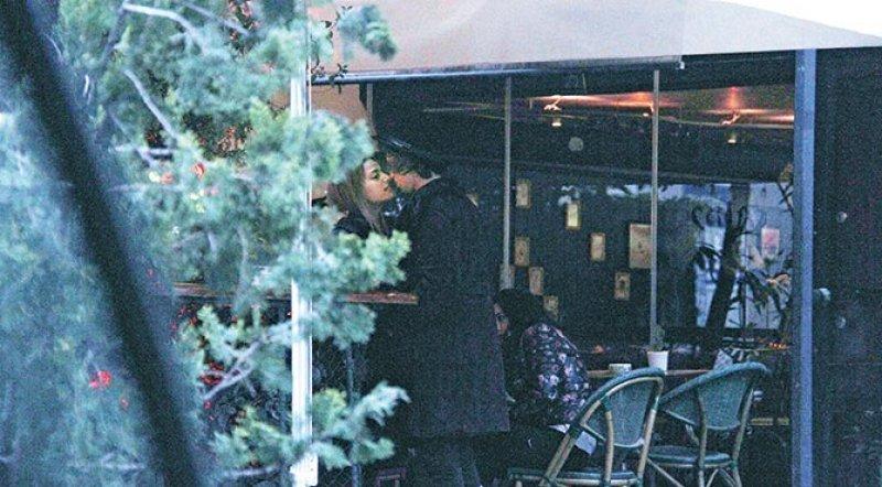 Paramparça'nın Cansu'su Şevval Sam'ın oğluyla yakalandı