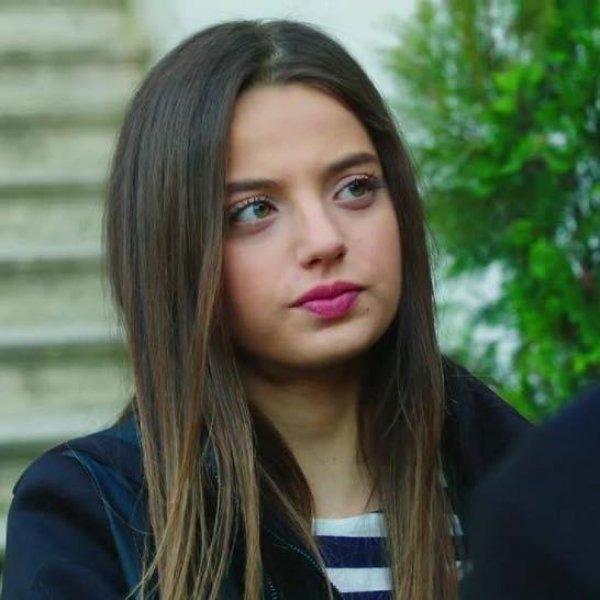 Paramparça'nın Cansu'su Şevval Sam'ın oğluyla yakalandı