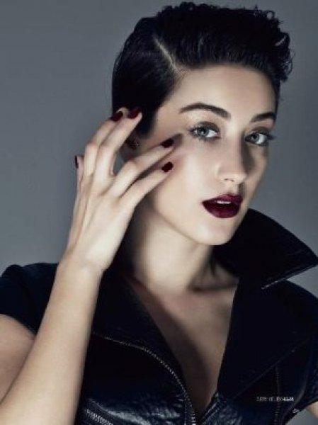 Hazal Kaya'nın son hali hayranlarını şaşırttı 