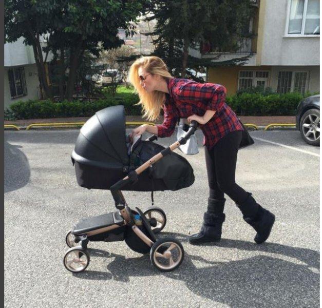 İbrahim Tatlıses Petek Dinçöz'ün fotoğrafını paylaştı