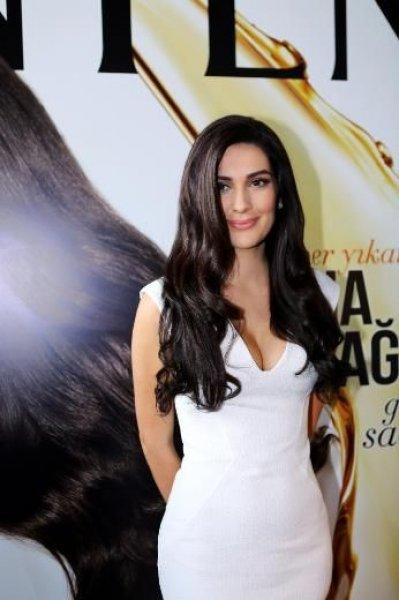 Türkiye'nin en güzel ve en uzun kadınları 