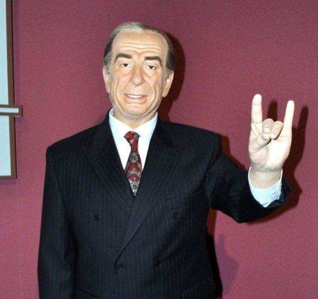 Yılmaz Büyükerşen'in balmumu heykelleri