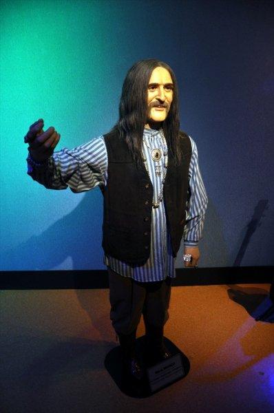 Yılmaz Büyükerşen'in balmumu heykelleri