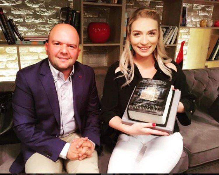 Güzel sunucu Cansu Canan Özgen