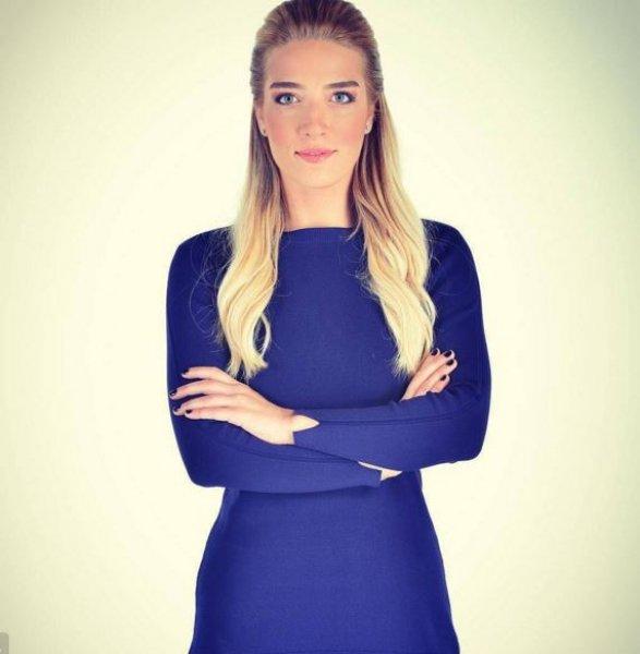 Güzel sunucu Cansu Canan Özgen