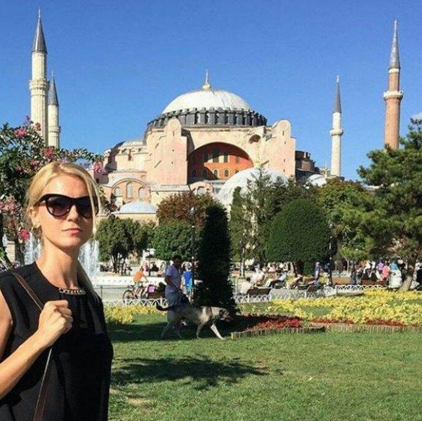 Güzel sunucu Pelin Çift