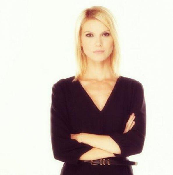 Güzel sunucu Pelin Çift