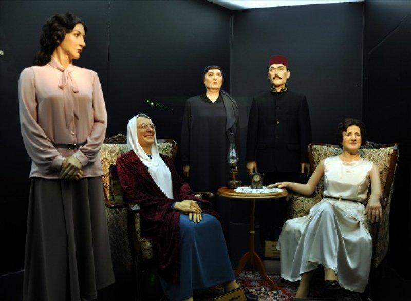 Yılmaz Büyükerşen'in balmumu heykelleri