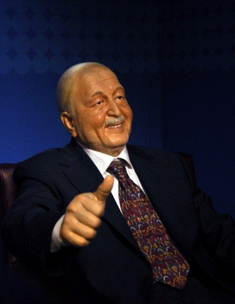 Yılmaz Büyükerşen'in balmumu heykelleri