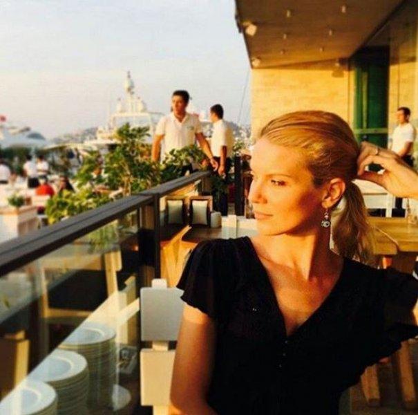 Güzel sunucu Pelin Çift