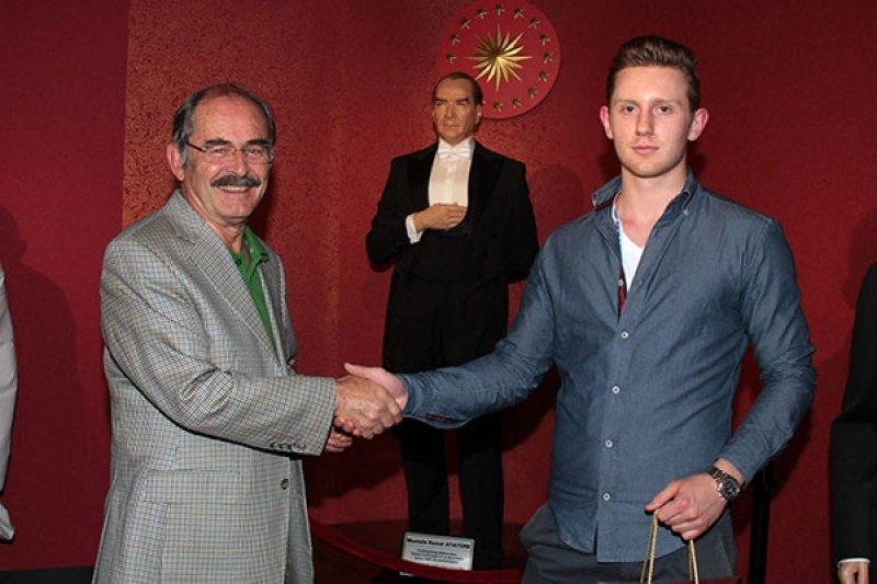 Yılmaz Büyükerşen'in balmumu heykelleri