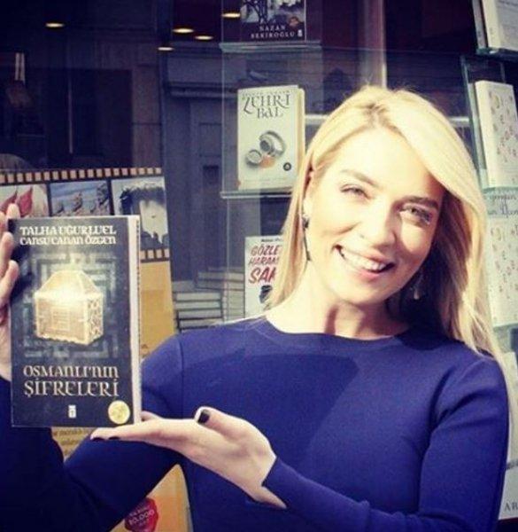 Güzel sunucu Cansu Canan Özgen