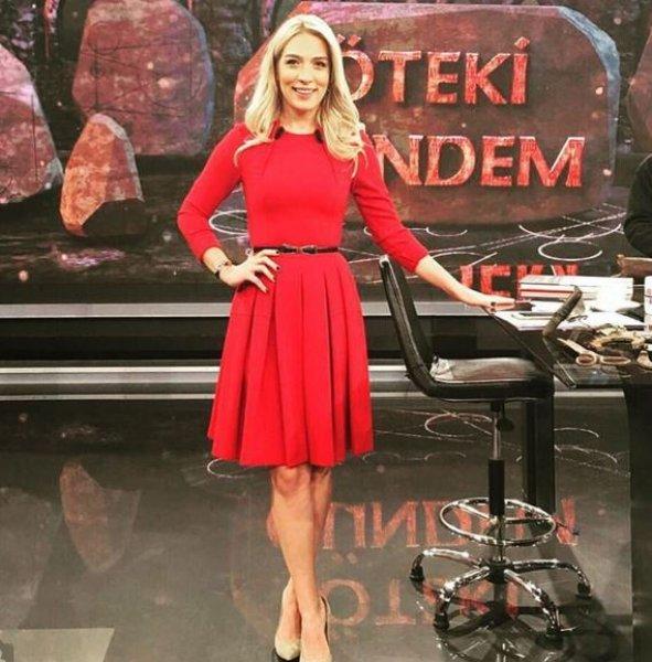 Güzel sunucu Cansu Canan Özgen