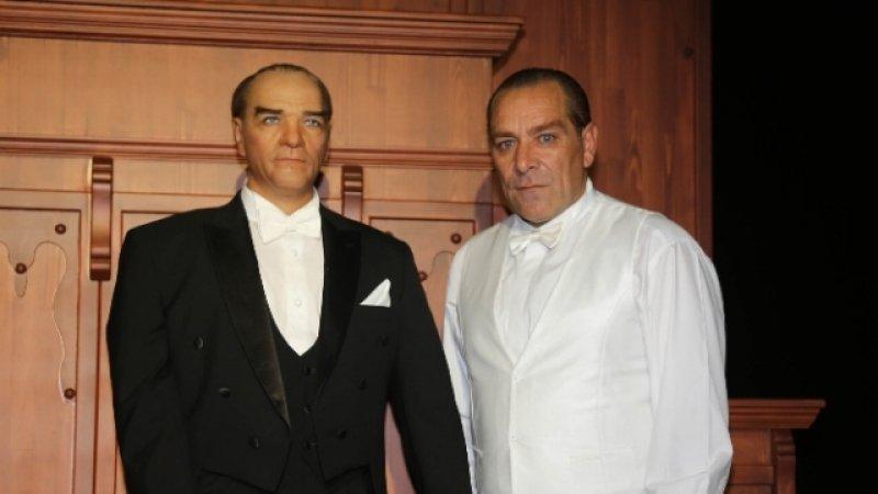 Yılmaz Büyükerşen'in balmumu heykelleri