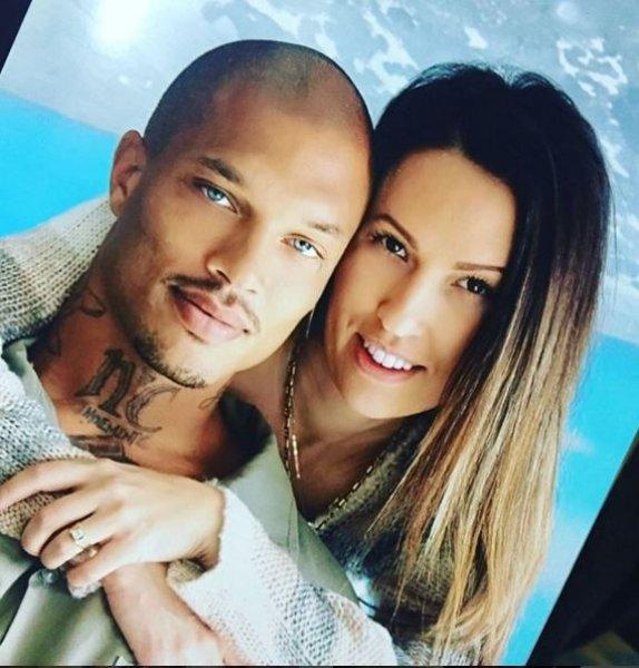 Yakışıklı mahkum Jeremy Meeks hapisten çıktı 