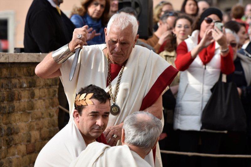 Sezar'ın öldürülüşüne Roma sokaklarında ilginç anma