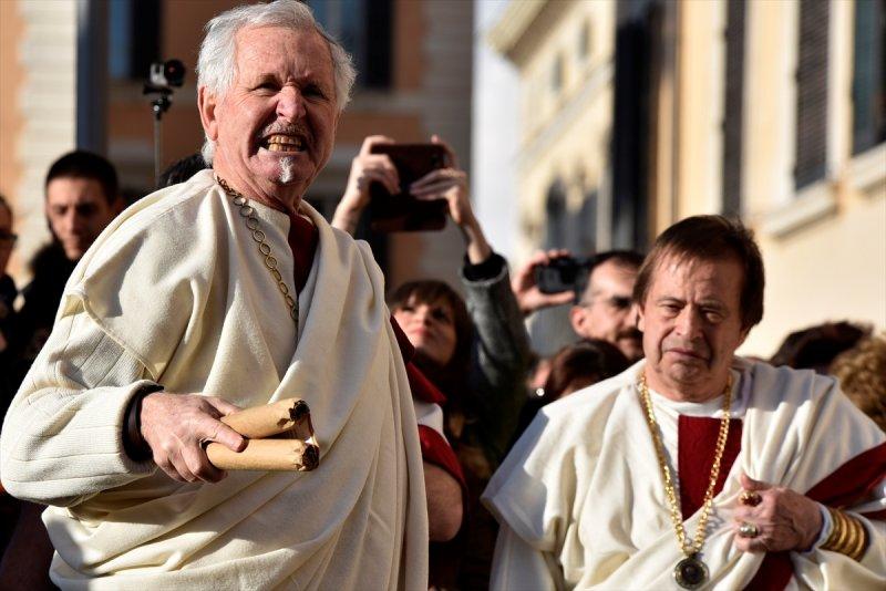 Sezar'ın öldürülüşüne Roma sokaklarında ilginç anma