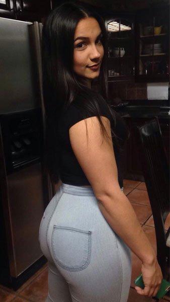 Vücuduyla dikkat çeken fitness güzeli Natascha Encinosa  