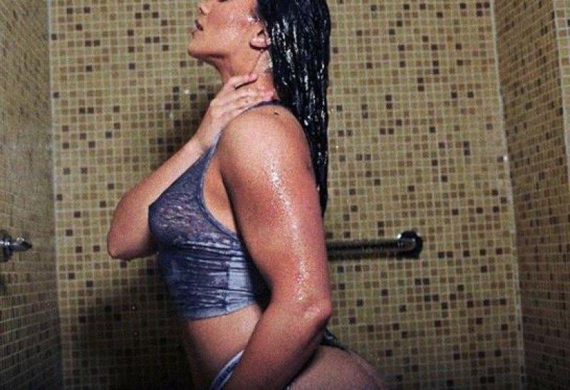 Vücuduyla dikkat çeken fitness güzeli Natascha Encinosa  