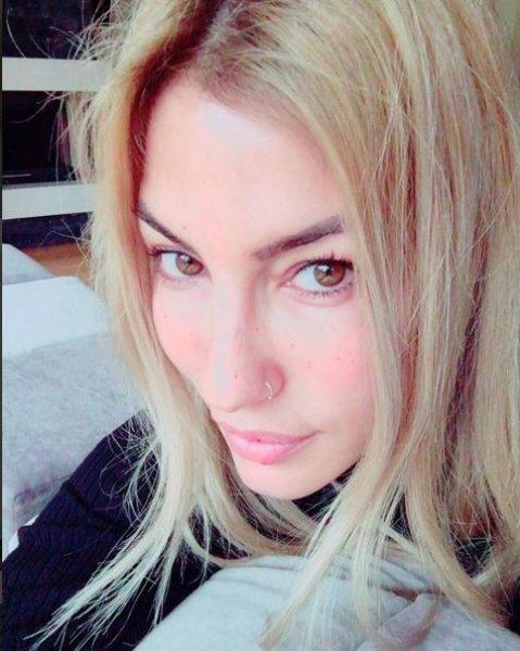 Çağla Şıkel hastaneye kaldırıldı 