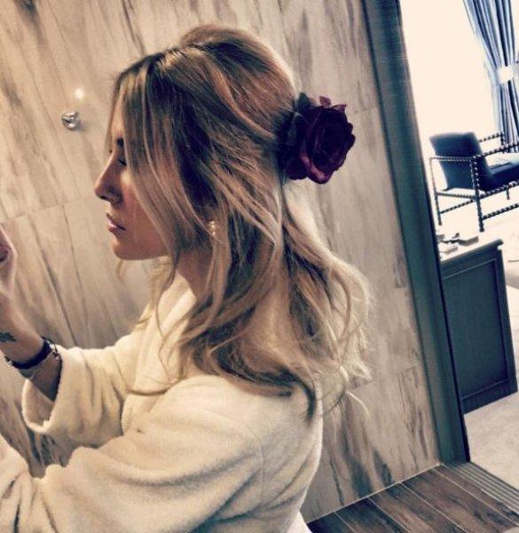 Çağla Şıkel hastaneye kaldırıldı 