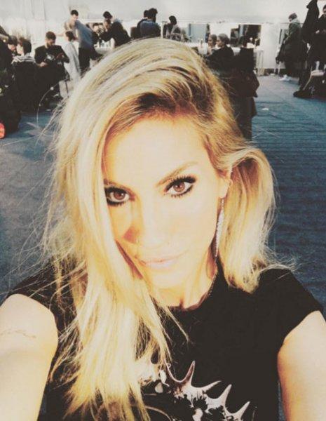 Çağla Şıkel hastaneye kaldırıldı 