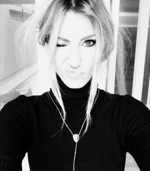 Çağla Şıkel hastaneye kaldırıldı 