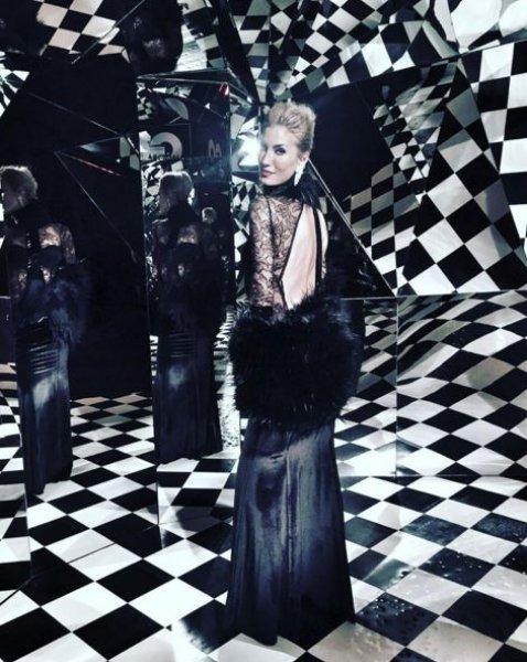 Çağla Şıkel hastaneye kaldırıldı 