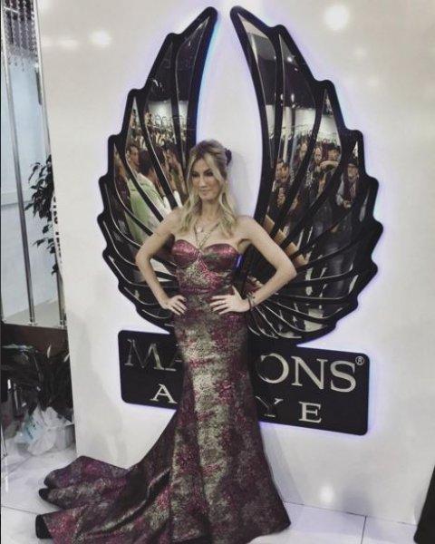 Çağla Şıkel hastaneye kaldırıldı 