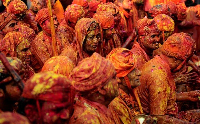 Hindistan'da renklerin bayramı: Holi Festivali