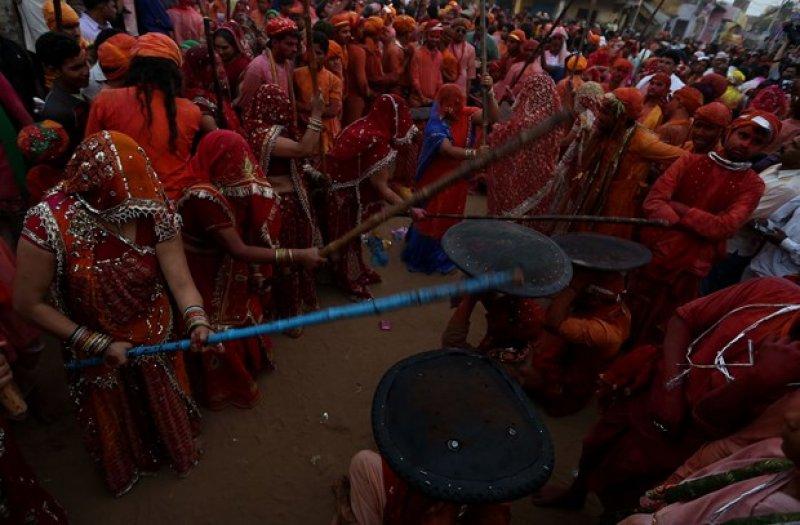 Hindistan'da renklerin bayramı: Holi Festivali