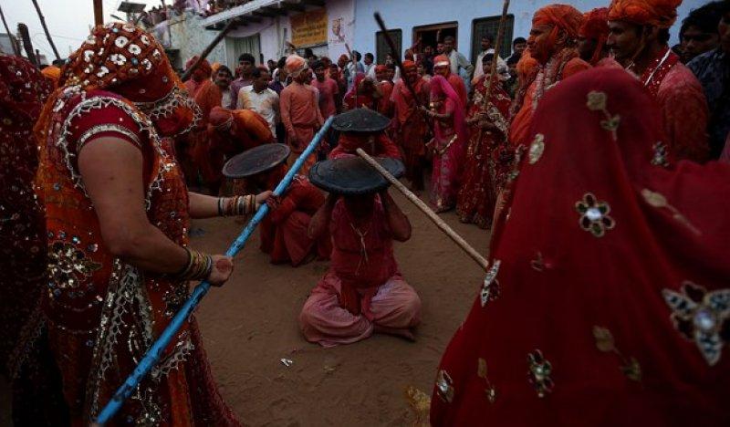 Hindistan'da renklerin bayramı: Holi Festivali