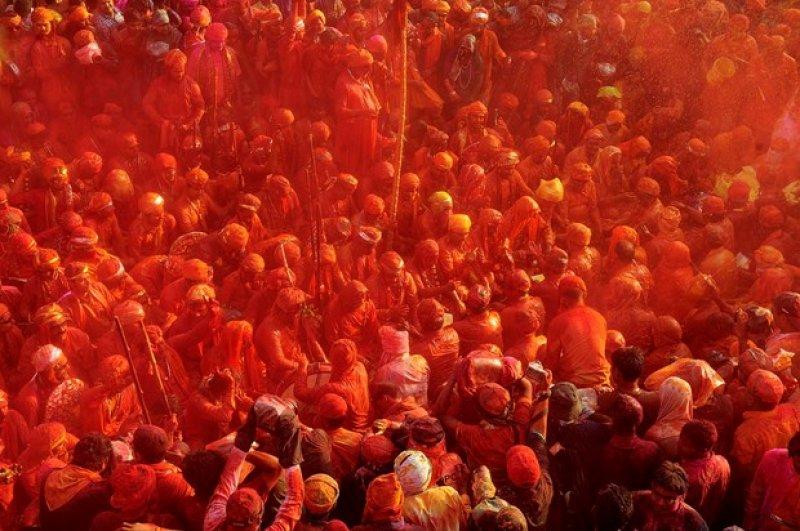 Hindistan'da renklerin bayramı: Holi Festivali
