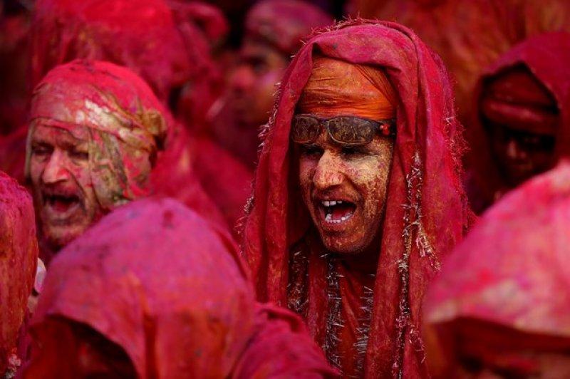 Hindistan'da renklerin bayramı: Holi Festivali