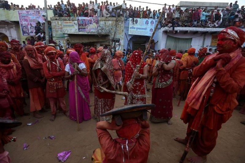 Hindistan'da renklerin bayramı: Holi Festivali