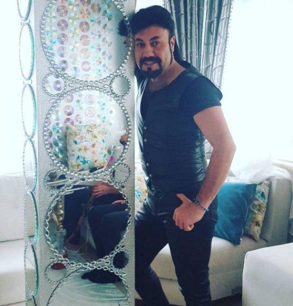 Kobra Murat evinin kapılarını açtı 