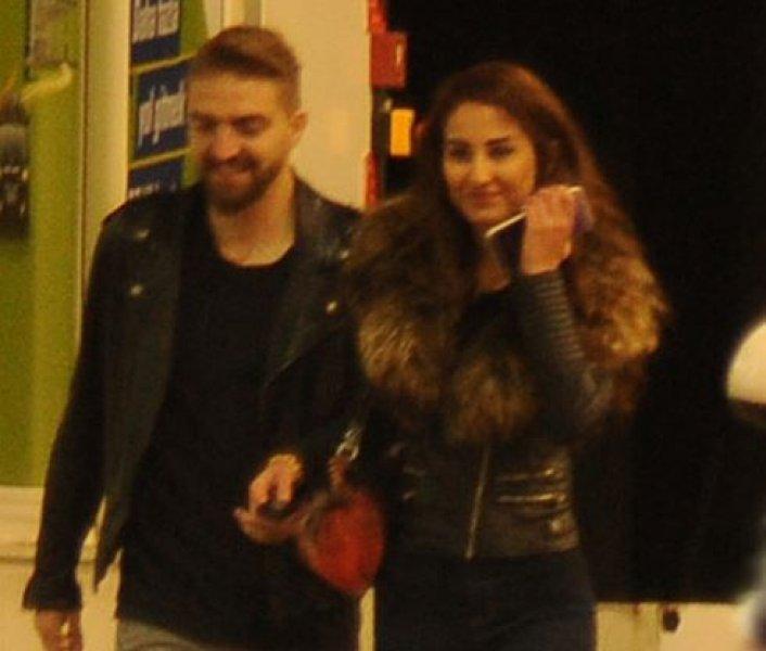 Caner Erkin yeni sevgilisiyle yakalandı