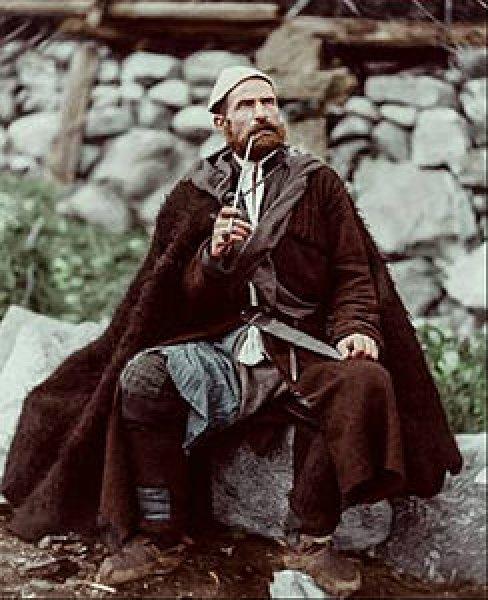 Kafkas Dağlarında yaşayan Svanlar kendi kültürünü yaşatıyor 