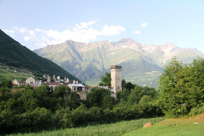 Kafkas Dağlarında yaşayan Svanlar kendi kültürünü yaşatıyor 