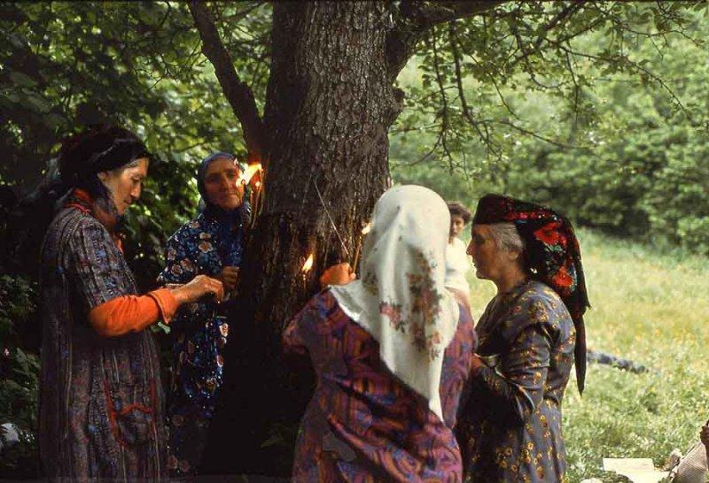 Kafkas Dağlarında yaşayan Svanlar kendi kültürünü yaşatıyor 