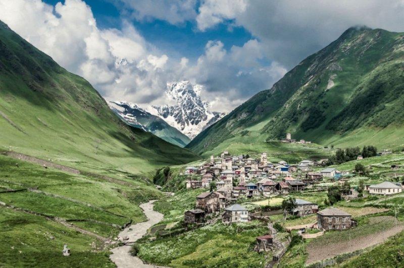 Kafkas Dağlarında yaşayan Svanlar kendi kültürünü yaşatıyor 